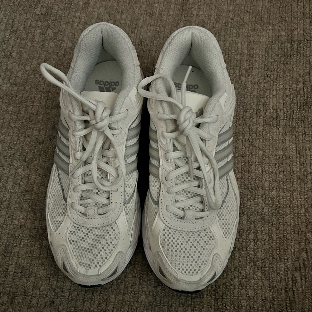 Women’s Adidas Response cl shoes